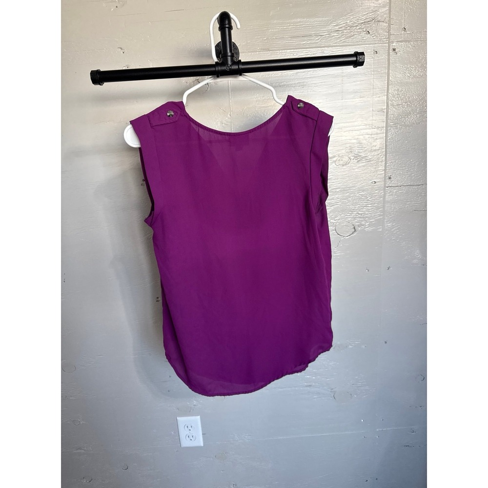 Mossimo Supply Co Magenta Purple Sleeveless V-Neck Blouse Epaulettes Small - Picture 4 of 6